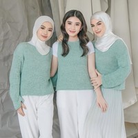 Setelah menikah dengan Haldy Sabri, Irish Bella kini memiliki 2 orang putri angkat. Baru-baru ini ia memamerkan kedekatannya dengan kedua putri angkatnya itu, Hassya dan Syifa. Foto: Instagram/@_irishbella_