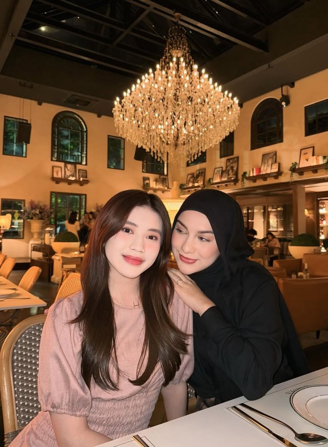 Dari foto yang dibagikan terlihat Irish dan putri sambungnya kerap menghabiskan waktu bersama. Mereka juga terlihat kompak. Foto: Instagram/@_irishbella_