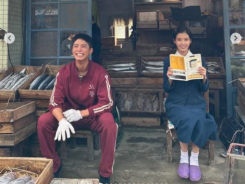 IU dan Park Bo Gum di lokasi syuting drama Korea When Life Gives You Tangerines IU dan Park Bo Gum di lokasi syuting drama Korea When Life Gives You Tangerines
