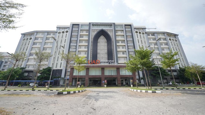 Gedung Kampus IV (Utama) Universitas Ahmad Dahlan (UAD) Jogja.