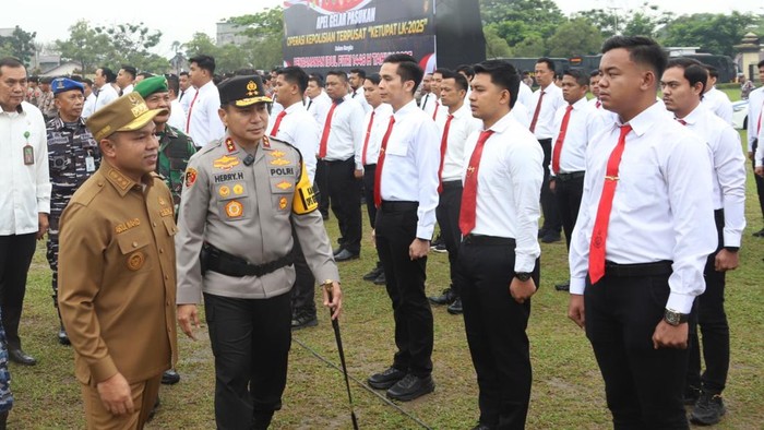 Kapolda Riau Irjen Hery Heryawan pimpin apel Operasi Ketupat Lancang Kuning 2025. (Dok. Humas Polda Riau)
