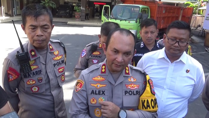 Kapolres Lumajang AKBP Alex Sandy Siregar