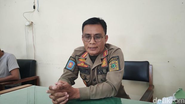 Kepala Bidang Penegakan Perda Satpol PP Kulon Progo, Agus Suprihanta, saat memberikan klarifikasi di Kantor Satpol PP Kulon Progo, Kamis (20/3/2025).