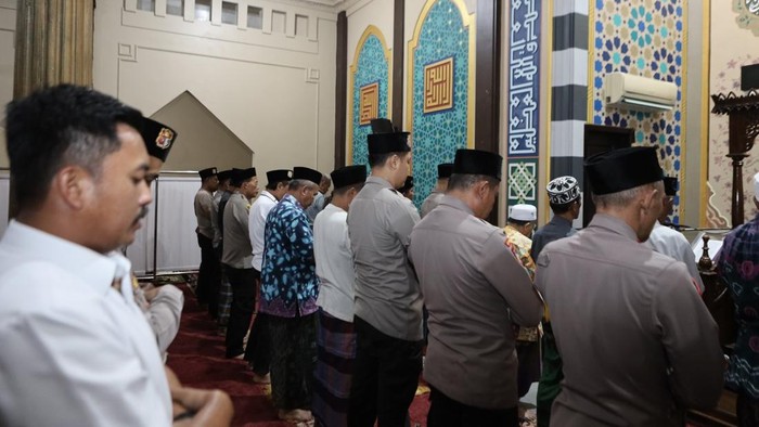Kultum subuh Polres Lamongan