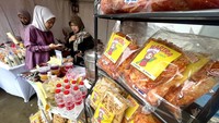 Kementerian Koordinator Bidang Pemberdayaan Masyarakat RI menggelar kegiatan Ramadan Berdaya: Jejak Jajanan Nusantara Kemenko PM 2025’ dari tanggal 18-20 Maret 2025. Sebagai upaya mendukung komitmen pemerintah dalam memberdayakan UMKM lokal, Tokopedia dan TikTok Shop by Tokopedia berkolaborasi dalam mengadakan sesi live shopping.