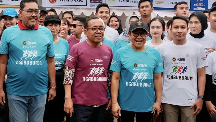 Menko Bidang Pemberdayaan Masyarakat RI, Muhaimin Iskandar bersama Menko Bidang Pembangunan Manusia dan Kebudayaan Pratikno, ikut memeriahkan kegiatan Ramadan Berdaya: Jejak Jajanan Nusantara Kemenko PM 2025’ di Jakarta.