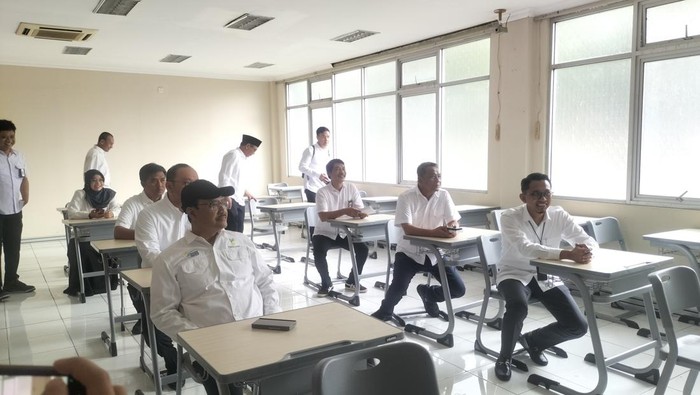 Mensos Gus Ipul tinjau sekolah rakyat di Jaksel (Maulani/detikcom)
