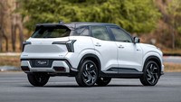 Xforce hybrid juga dilengkapi tujuh mode berkendara, tiga lebih banyak dari model non-hybrid. Mode tersebut adalah Normal, Charge, EV, Wet, Gravel, Tarmac, dan Mud. Foto: Mitsubishi Motors