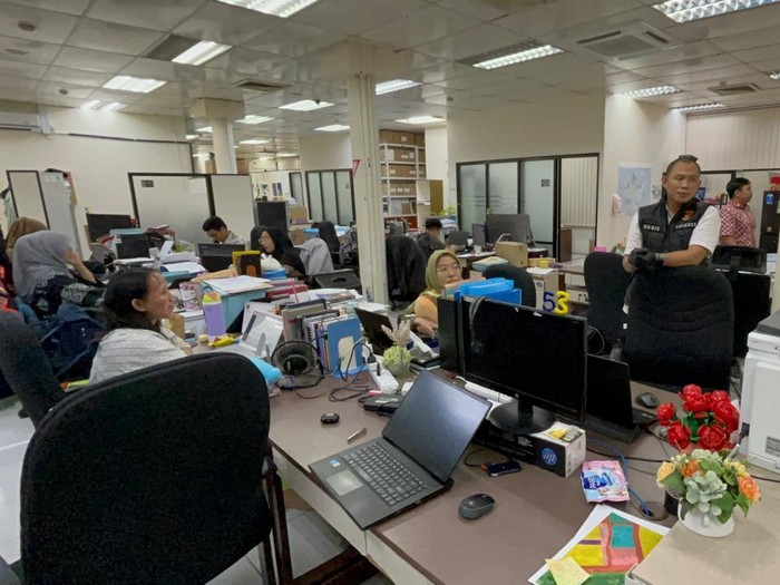 Momen kantor BP Batam digeledah tim penyidik Polda Kepri (dok.istimewa)