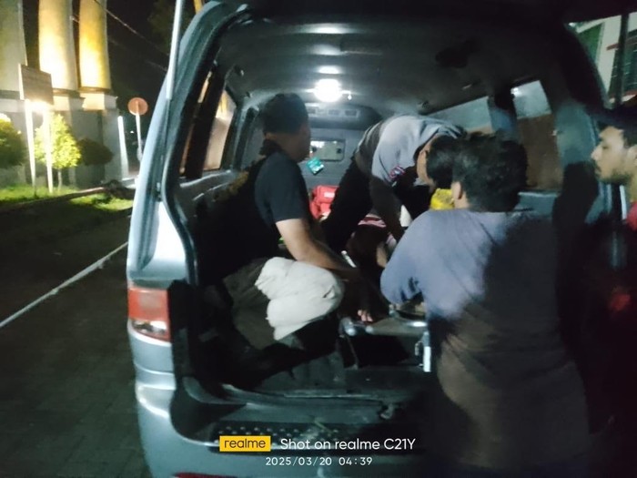 Momen ODGJ diamankan usai mengamuk di Karangmalang, Sragen, Kamis (20/3/2025) dini hari.