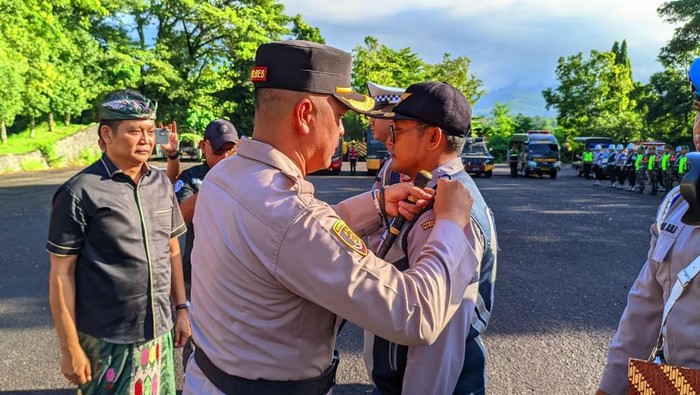Gelar pasukan Operasi Ketupat Agung 2025 yang dilaksanakan di Gor Kresna Jvara Kecamatan Jembrana, Kabupaten Jembrana, Bali, Kamis (20/3/2025).