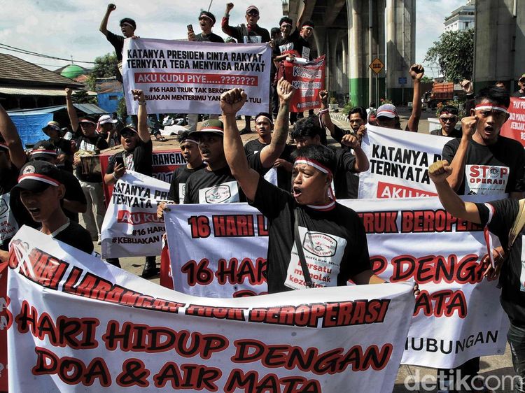 Pengusaha Truk Gelar Aksi Mogok Operasi di Tanjung Priok