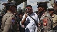 Pada pengumuman tersebut dijelaskan pula mengenai lokasi aksi demo mogok pengusaha truk. Disebutkan bahwa aksi akan digelar di Pelabuhan Tanjung Priuk dan Depo Export – Import – Lokal.
