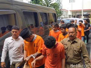 10 Perusak Polsek Watulimo Trenggalek Dilimpahkan ke Kejaksaan