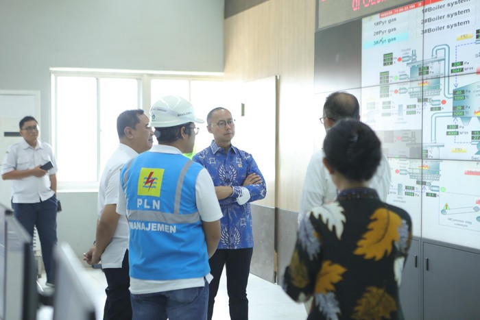 Pimpinan MPR dari Fraksi PAN Eddy Soeparno mengunjungi Pembangkit Listrik Tenaga Sampah (PLTSa) Benowo Kota Surabaya.
