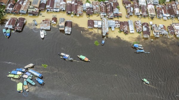 Potret Pencari Benda Kuno di Kawasan Cagar Budaya Jambi