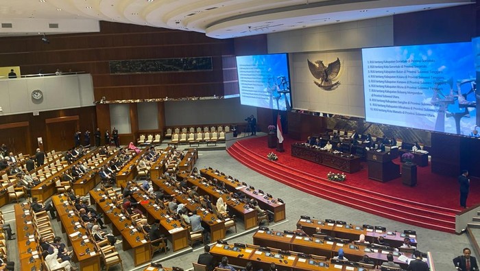 Rapat paripurna pengesahan RUU TNI (Dwi Rahmawati/detikcom)