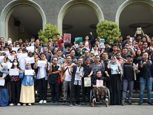 Mahasiswa dan Dosen UGM Tolak Revisi UU TNI, Pakar: Kampus Tidak Akan Diam