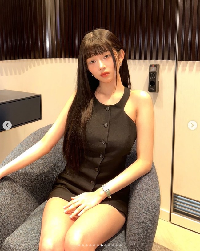 Dengan taktik diet andalannya, pemilik tinggi badan 170 cm tetap bisa menjaga bentuk tubuh proporsional. Rei IVE mengungkap saat memesan makanan, dia biasanya membaca review dan melihat foto menu paling bagus di aplikasi pemesanan. Foto: dok. Instagram @reinyourheart