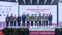 Direktur Utama PT Pos Indonesia (Persero), Faizal Rochmad Djoemadi; Direktur Penjualan PT Telekomunikasi Selular (Telkomsel), Adiwinahyu Basuki Sigit; Direktur Bisnis Perusahaan Umum Bulog, Febby Novita; Executive Chairman Philip Morris International, Andre Calantzopoulos; Chief Executive Officer Philip Morris International, Jacek Olczak;  Menteri Koordinator Bidang Perekonomian RI, Airlangga Hartarto; Direktur PT SRC Indonesia Sembilan, Romulus Sutanto;  Direktur Retail Funding and Distribution PT Bank Rakyat Indonesia (Persero) Tbk., Andrijanto; Menteri Perdagangan RI, Budi Santoso; Menteri UMKM Republik Indonesia, Maman Abdurrahman; Direktur PT HM Sampoerna Tbk., Ivan Cahyadi; President, SSEA, CIS & MEA Region Philip Morris International, Frederic de Wilde menghadiri acara The Big Idea Forum bertema ‘Pahlawan Ekonomi Bangsa: Kekuatan UMKM untuk Mendorong Pertumbuhan Ekonomi 8%’, hasil kolaborasi PT HM Sampoerna Tbk. dengan CNN Indonesia. 