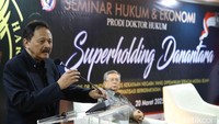Danantara sebagai Badan Hukum Publik nantinya mempunyai 2 subholding investasi dan Subholding operasional dalam bentuk PT ( Perseroan Terbatas).