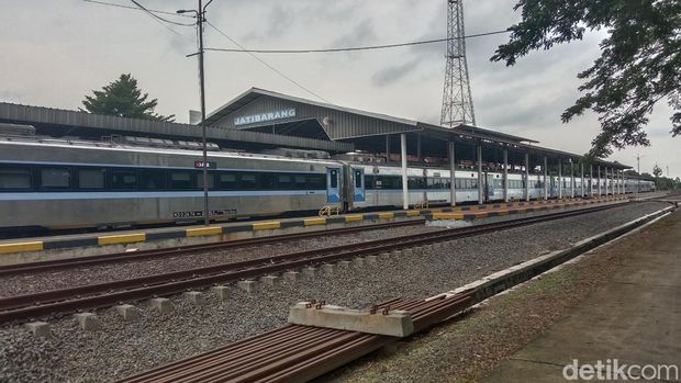 Stasiun Jatibarang.