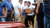 Sebuah pesawat ringan jatuh ke laut setelah lepas landas dari Pulau Roatan di Honduras pada Senin (17/3) malam. Sedikitnya 12 orang, termasuk seorang musisi terkenal setempat, tewas dalam kecelakaan ini.