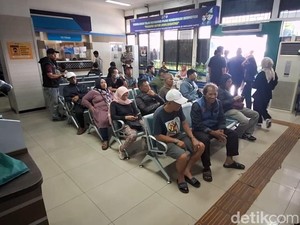 Tunggakan Pajak Dihapus, Kantor Samsat di Jabar Diserbu Warga
