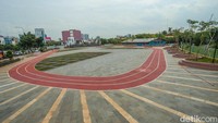 Keberadaan taman ini sangat penting untuk ruang terbuka hijau di Bekasi.