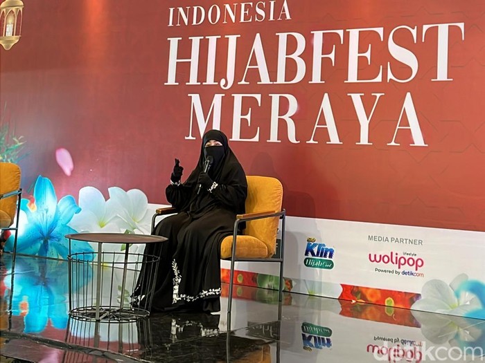 Umi Pipik membagikan cerita 10 hari jelang Lebaran di Indonesia Hijabfest Meraya 2025.