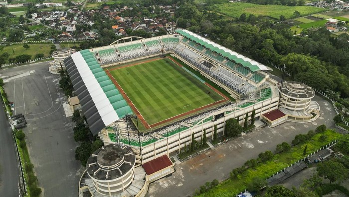 Foto udara Stadion Maguwoharjo di Sleman, DI Yogyakarta, Kamis (20/3/2025). Stadion dengan kapasitas 20.595 kursi dan berstandar FIFA itu merupakan salah satu dari 17 stadion yang diresmikan Presiden Prabowo Subianto. ANTARA FOTO/Hendra Nurdiyansyah/tom.