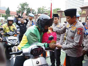 Wakapolri Hadiri Bazar Ramadan Polri Presisi dan Baksos di Lapangan Bhayangkara