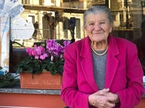 65 Tahun Jadi Barista di Kafe, Wanita 100 Tahun Ini Menolak Pensiun