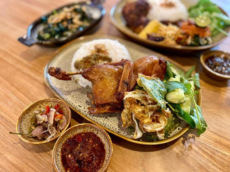 Ada Bebek Asap Tegalalang yang Gurih Mantap Buat Buka Puasa di BSD