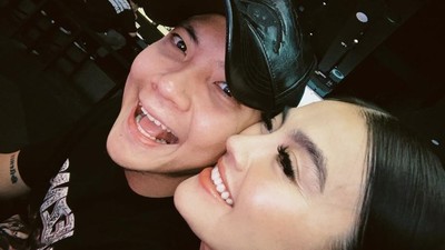 7 Potret Mesra Agnez Mo & Adam Rosyadi Rayakan Anniversary 4 Tahun Pacaran