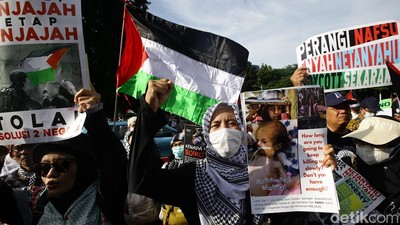 Aksi Bela Palestina di Depan Kedubes AS Jakarta