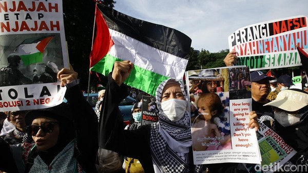Aksi Bela Palestina di Depan Kedubes AS Jakarta