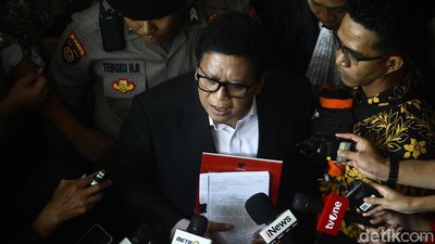 Bacakan Eksepsi, Hasto Minta Dibebaskan