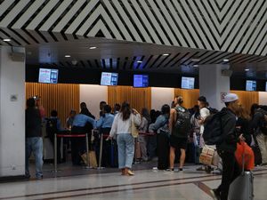 Penumpang di Bandara Juanda Melonjak 12% Saat Mudik Lebaran