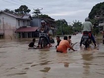 Hujan Seharian, Jalan Lintas Negara Indonesia-Malaysia di Beduai Terendam
