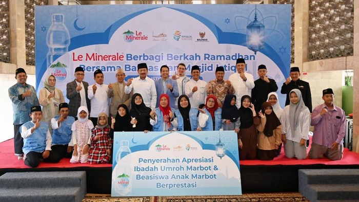 Bantuan Umrah & Beasiswa ke Marbot Istiqlal