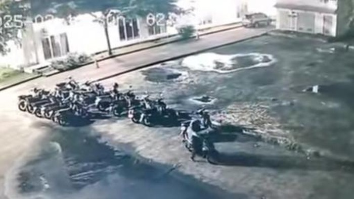 CCTV curanmor di salah satu apartemen Palembang Sumsel yang viral di media sosial.