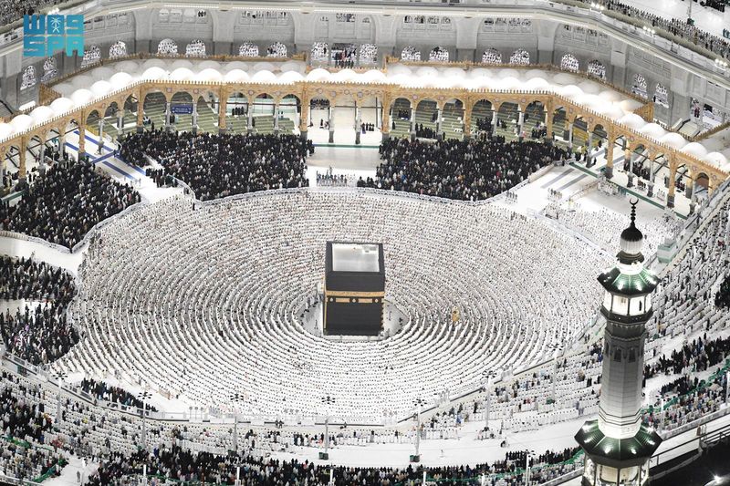 Muslims pray on the month of Ramadan in the Grand Mosque in the holy city of Mecca, Saudi Arabia, March 20, 2025. Saudi Press Agency/Handout via REUTERS    THIS IMAGE HAS BEEN SUPPLIED BY A THIRD PARTY. MANDATORY CREDIT
