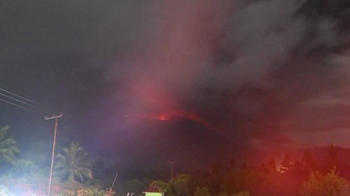 Gunung Lewotobi Laki-laki kembali meletus pada Kamis (20/3/2025) malam. (Istimewa)