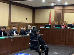 Hasto Ngaku Pernah Diancam Jadi Tersangka Jika PDIP Pecat Jokowi