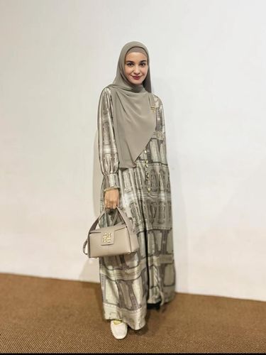 Inspirasi Baju Lebaran dengan Gamis dari Selebriti