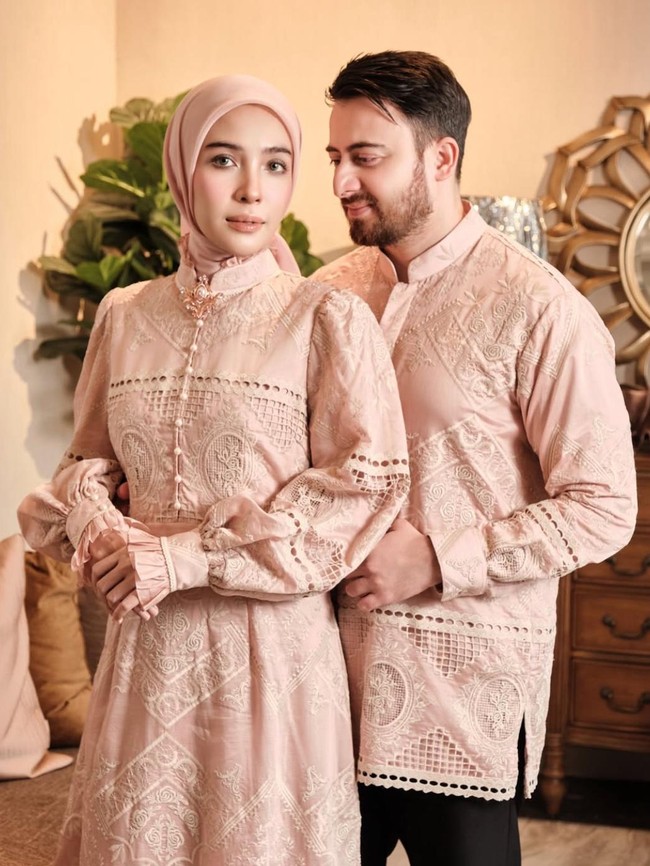 Inspirasi Baju Lebaran dengan Gamis dari Selebriti Inspirasi Baju Lebaran dengan Gamis dari Selebriti