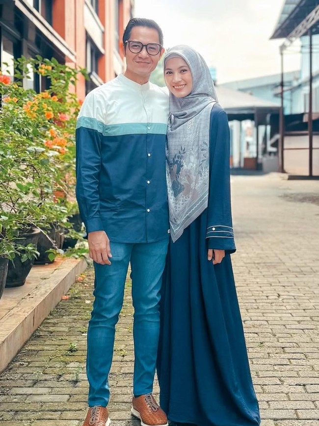 Inspirasi Baju Lebaran dengan Gamis dari Selebriti Inspirasi Baju Lebaran dengan Gamis dari Selebriti
