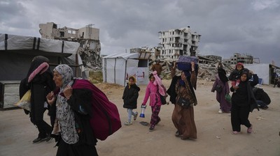 Israel Kembali Bombardir Gaza, Warga Ngungsi Lagi