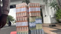Meski demikian, Bank Indonesia (BI) tetap mengimbau masyarakat agar melakukan penukaran di tempat resmi guna menghindari risiko uang palsu serta mendapatkan uang baru dengan jumlah dan harga yang wajar.